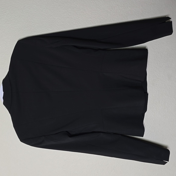 Hugo boss 2 buttom closure office formal virgen wool blend blazer. - Picture 7 of 8